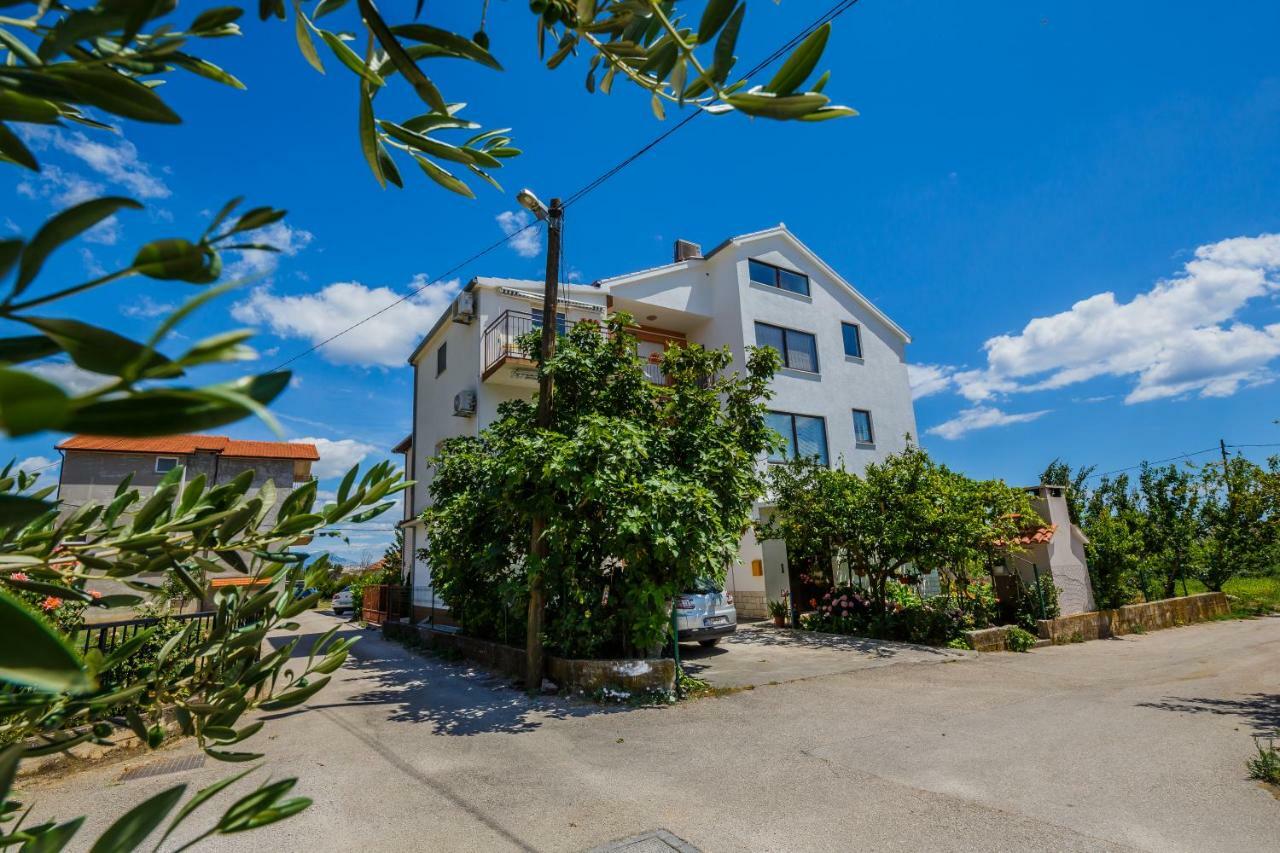 Mila * Kastela